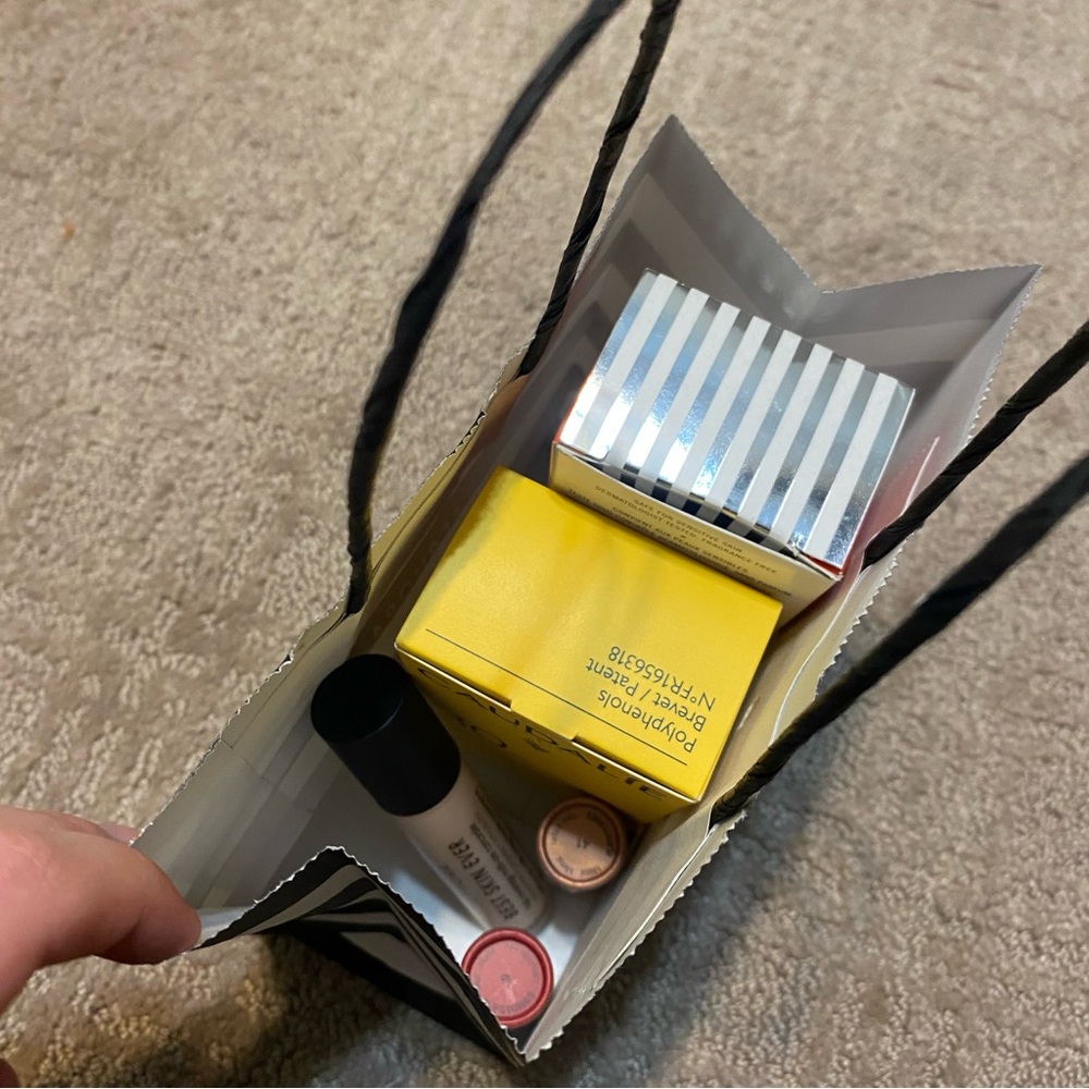 New ~ {Sephora} Beauty Bundle | Lipsticks, SPF, Face Mask, Concealer - Picture 2 of 15